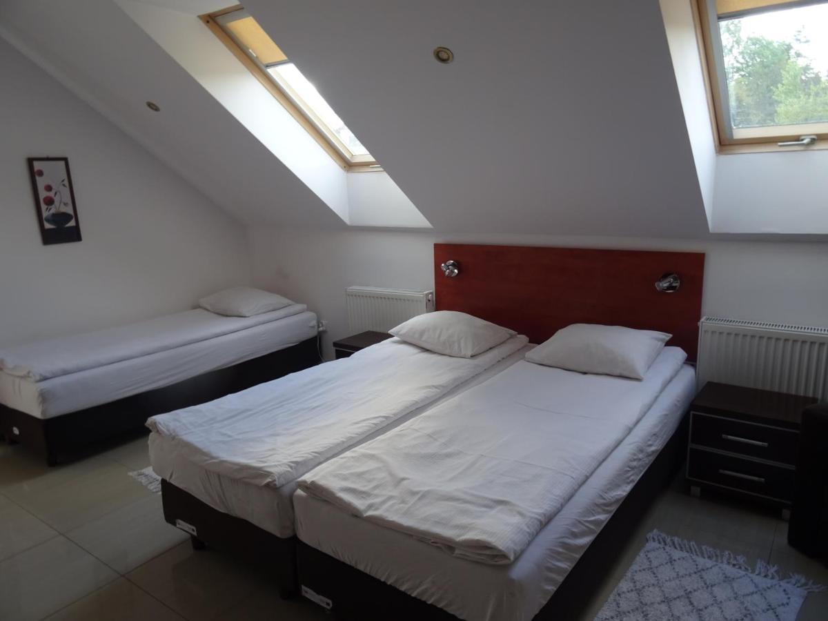 Gosciniec Klejnot Hotel Borowo Kültér fotó