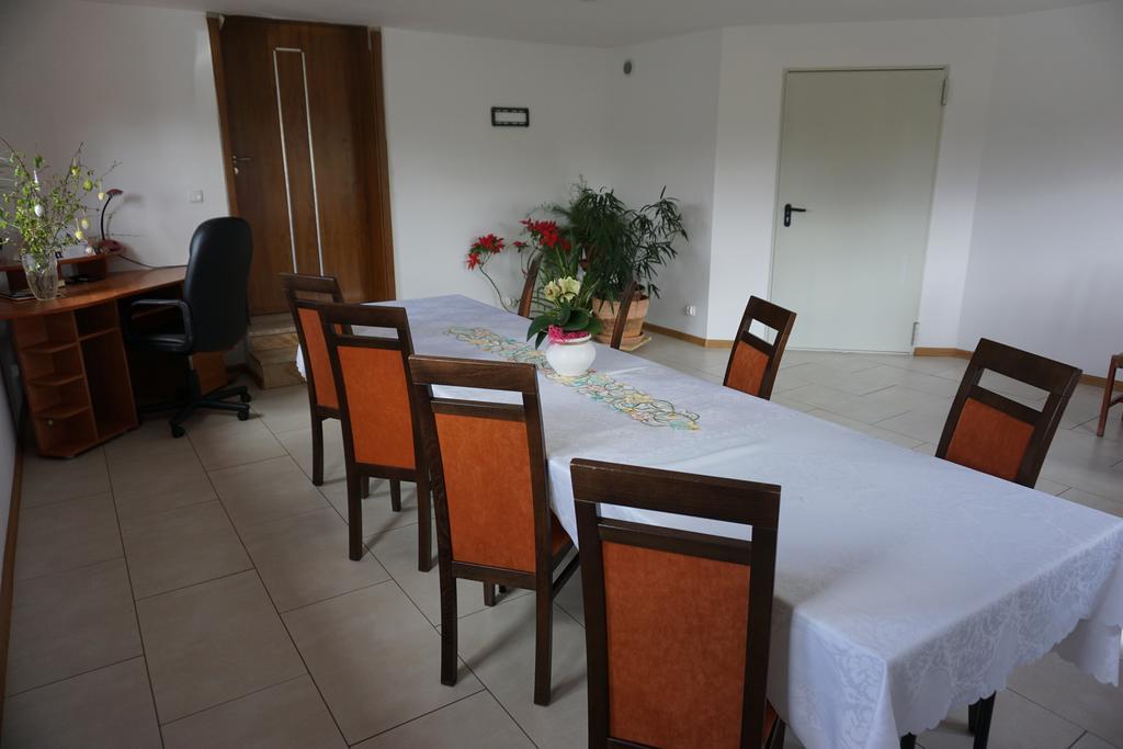Gosciniec Klejnot Hotel Borowo Kültér fotó