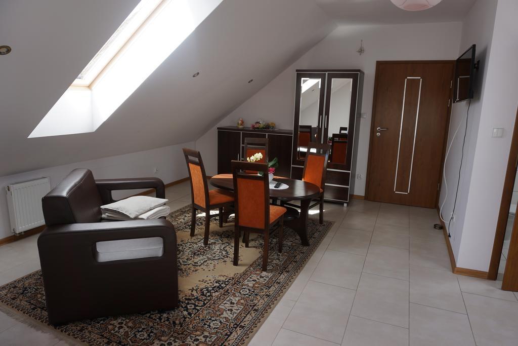 Gosciniec Klejnot Hotel Borowo Kültér fotó