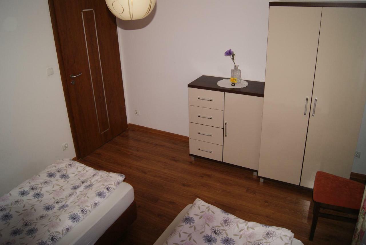 Gosciniec Klejnot Hotel Borowo Kültér fotó