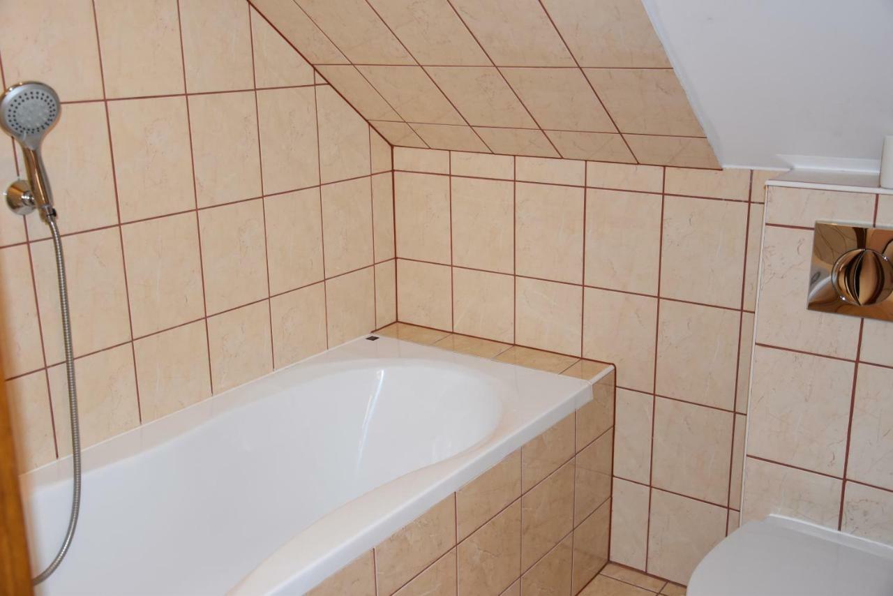 Gosciniec Klejnot Hotel Borowo Kültér fotó