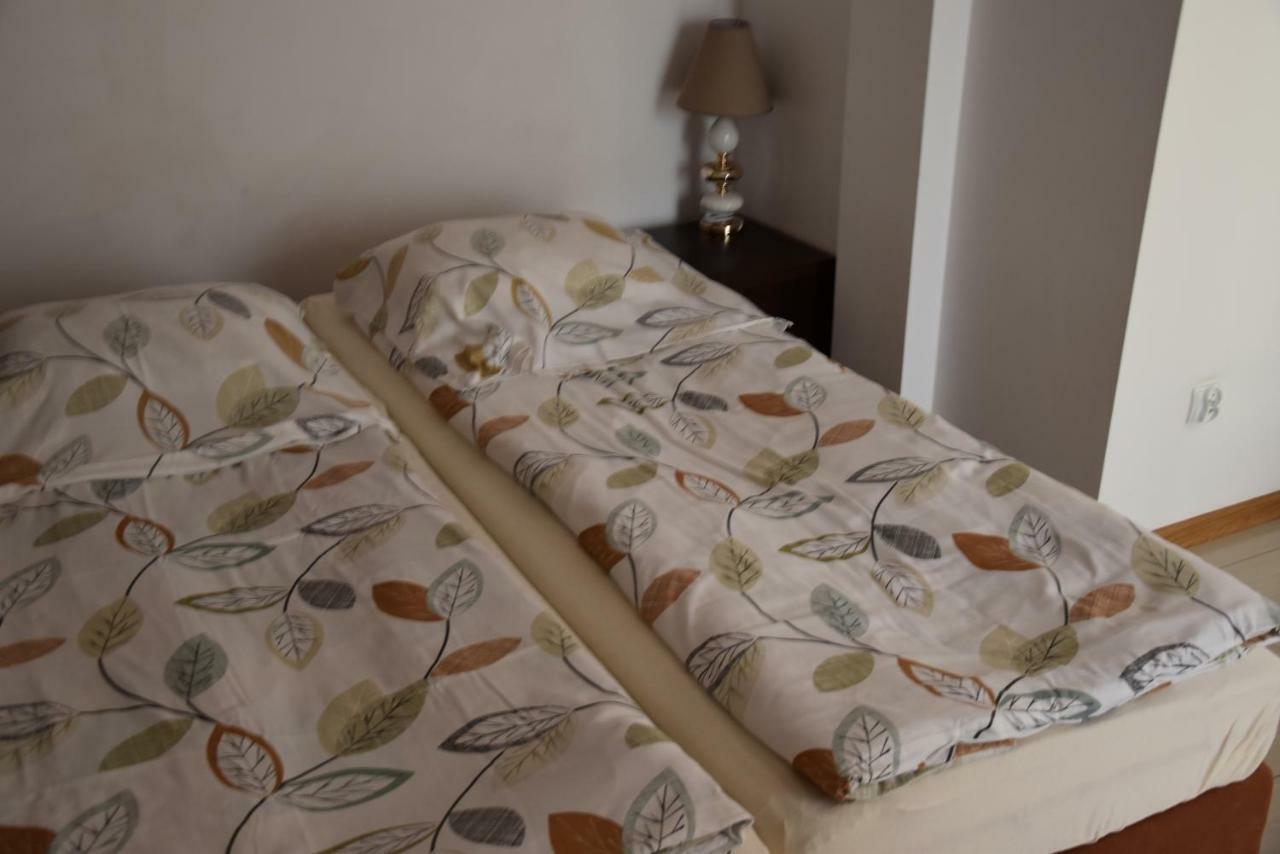 Gosciniec Klejnot Hotel Borowo Kültér fotó